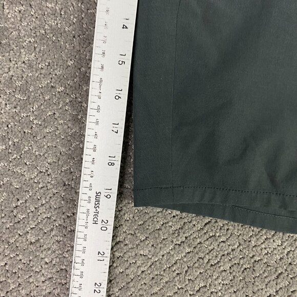 Vuori Aim Shorts Men's 36 Gray Lightweight Outdoor Golf Hiking Performance - Picture 11 of 12